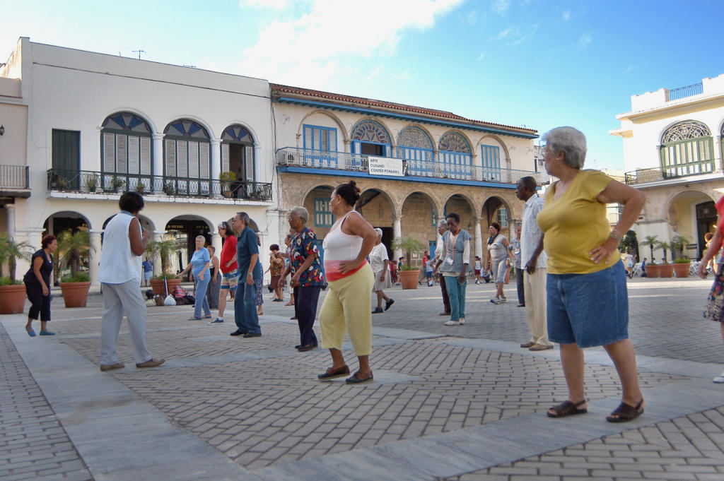 La Ley establece una edad de jubilación de 65 años para los hombres y de 60 para las mujeres, considerando también un período de transición de siete años del 2009 al 2015 en el que alargará progresivamente la edad de retiro laboral. Foto: René Pérez Massola