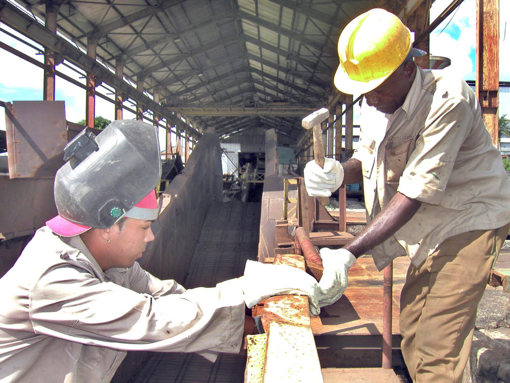 La aplicación de la Resolución 17 sigue generando preocupaciones entre muchos trabajadores. Foto: Agustín Borrego