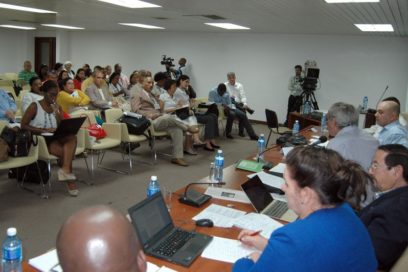 Para una mejor atención al adulto mayor