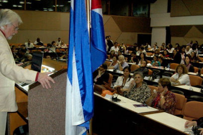 Desarrollar espacios que defiendan la comunicación y la cultura