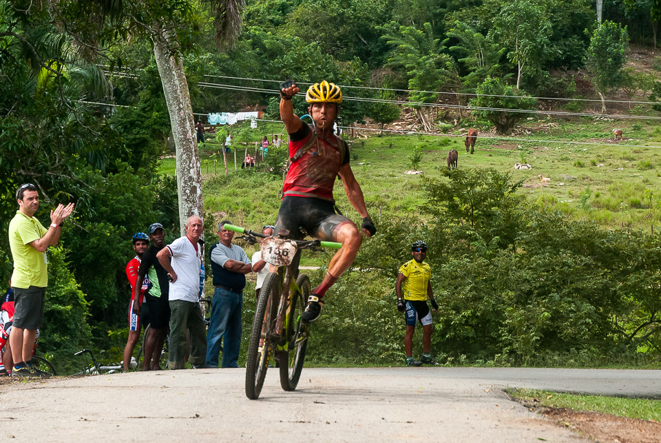 Diego Tamayo, vencedor en la primera etapa del Titan Tropic. Foto: Calixto LLanes