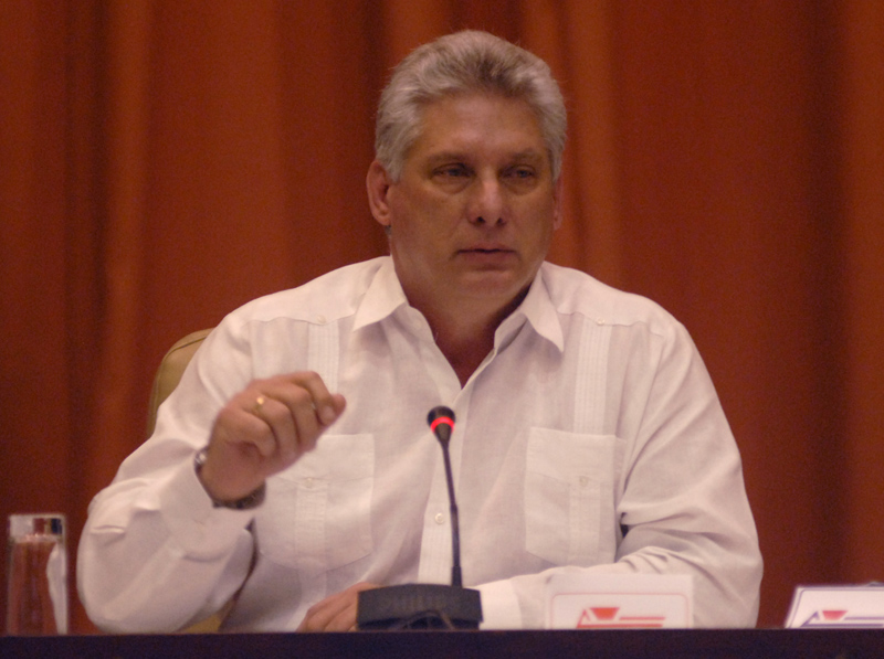 Conferencia Nacional del sindicato de Educación la Ciencia y el Deporte. Dias Canel , primer vicepresidente del Consejo de Estado y de Ministro. Palacio de Convenciones, La Habana. 4 de diciembre de 2015. Foto: Agustín Borrego Torres.