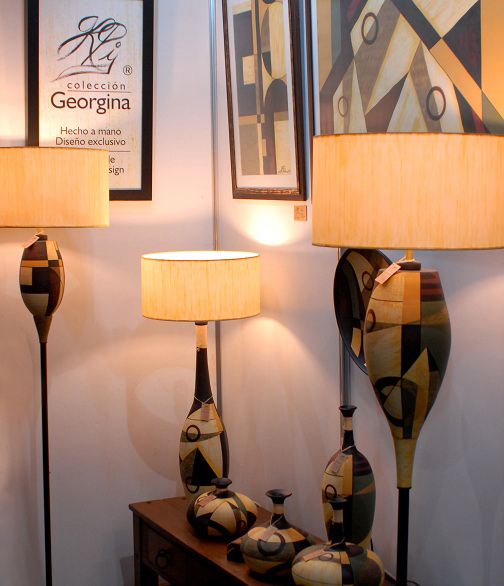 Georgina Luisa Riveros volvió a impresionar con sus vasijas de diseños variables y sus pinturas abstracto-figurativas Foto: Heriberto González