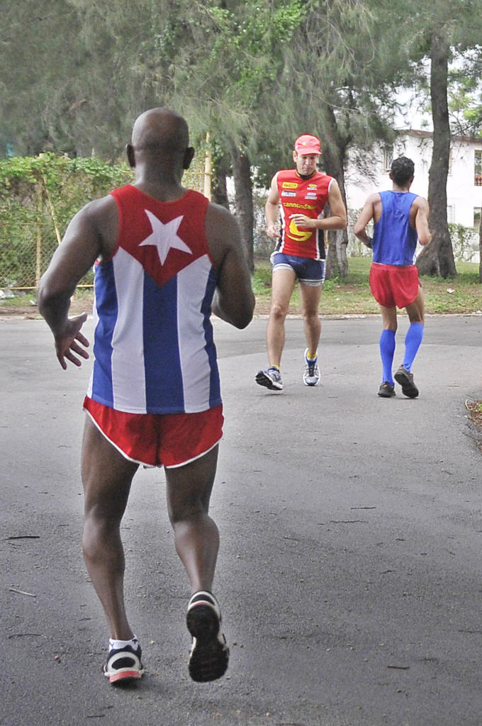 Demostración de retrorunning en La Habana. Foto José Raúl Rodríguez Robleda