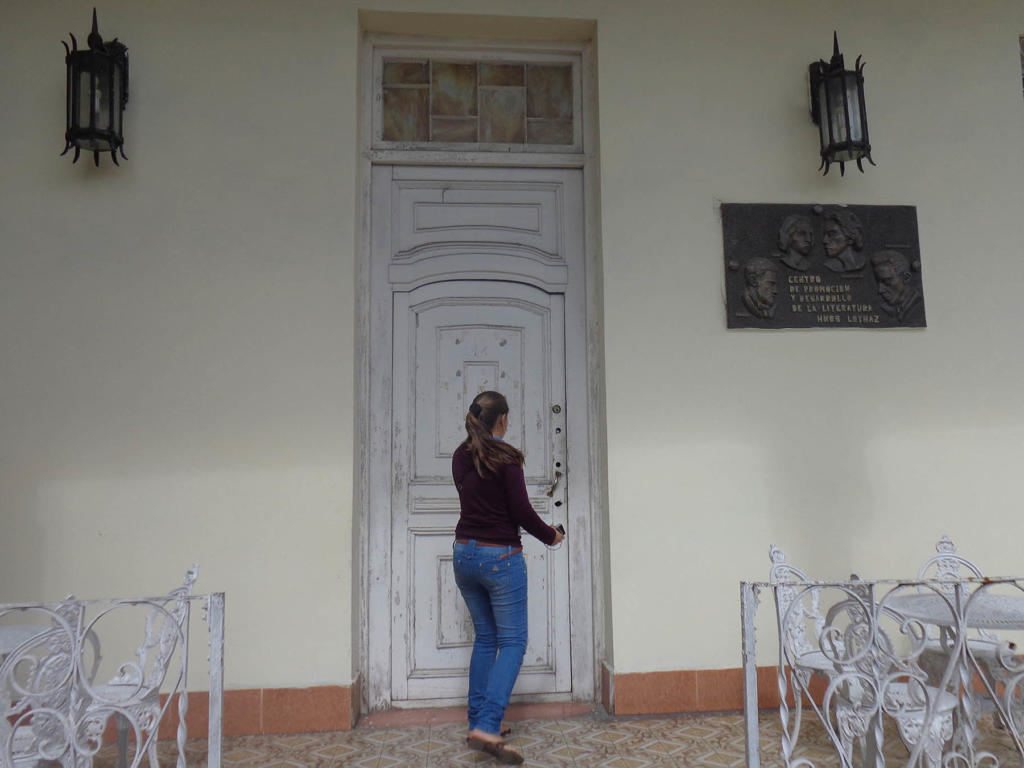 El Centro de promoción y desarrollo de la literatura Hermanos Loynaz atrae anualmente a diversos creadores de todo el país con su tradicional concurso. Guía de foto de Premios Loynaz de Literatura. Foto: Eduardo González Martínez