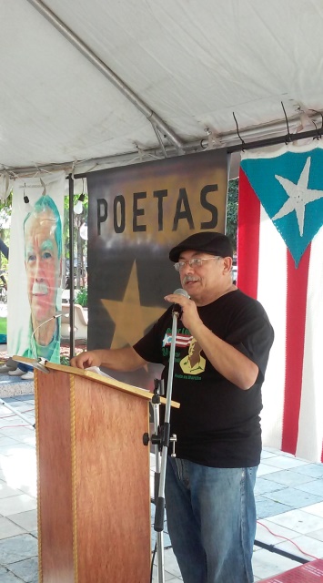 William Pérez, fundador de Poetas en Marcha