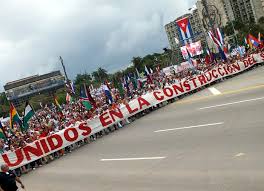 Un desfile por el 1 de mayo en la Plaza de la Revolución.