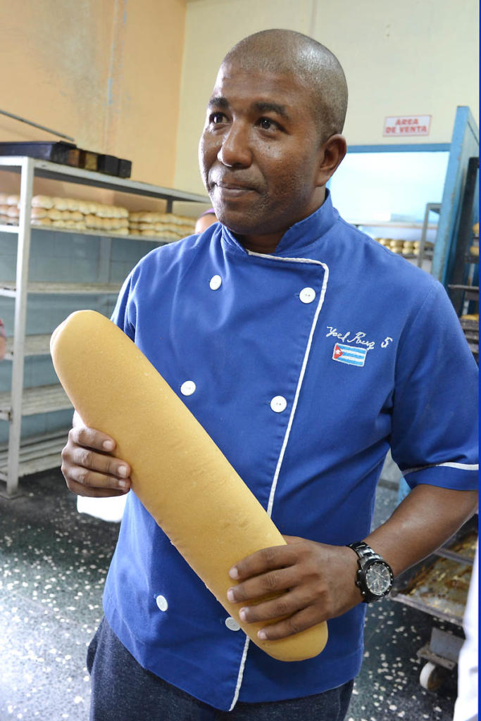 Joel Ruiz Serrano, el mejor panadero de la capital y administrador de La Cubanita, excelente unidad de Kohly.