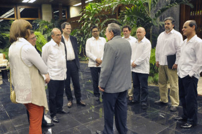 Sostuvo Raúl encuentro con las delegaciones de la Mesa de Conversaciones para la Paz de Colombia