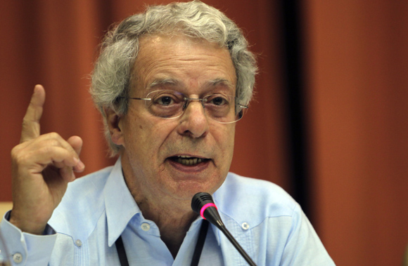 El teólogo brasileño, Frei Betto, ofreció una conferencia magistral.