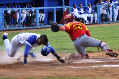 Out 27: Sábado largo de carreras y errores