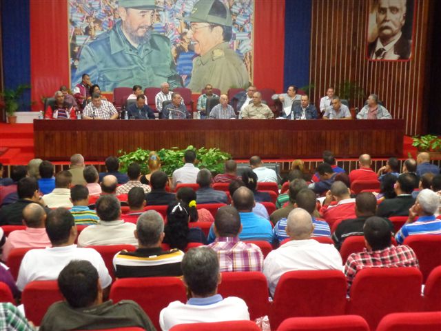 Reunión de análisis de los usufructuarios Holguín. Foto: Manuel Valdés