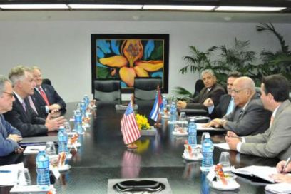 Cabrisas Receives Visiting Governor of Virginia