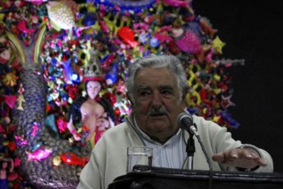 Llama Mujica a construir una cultura contestataria, libertaria y diferente