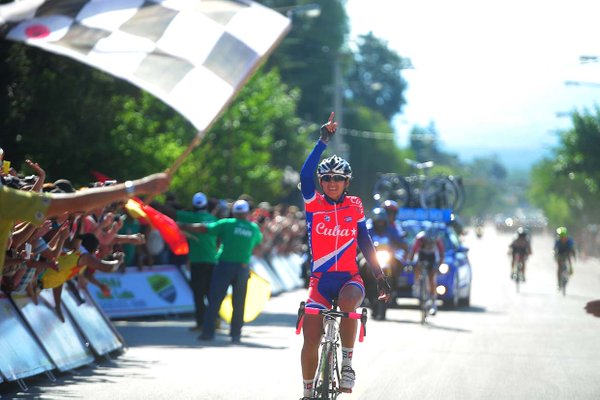 Iraida Garcia ganó la tercera etapa y ascendió al liderato del Tour de San Luis. Foto: evento