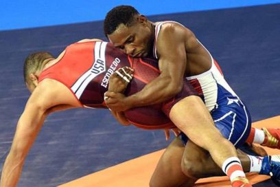 Bonne debutó con superioridad