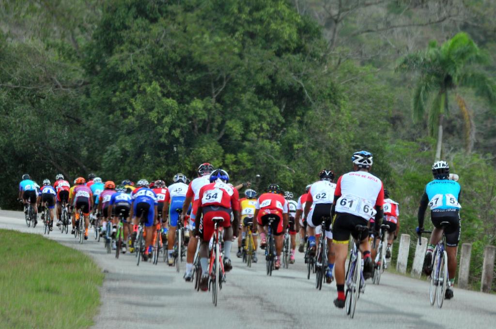 Tercera etapa del Clásico Ciclístico, corrida entre Santiago de Cuba y Bayamo. Foto: Ricardo López Hevia.