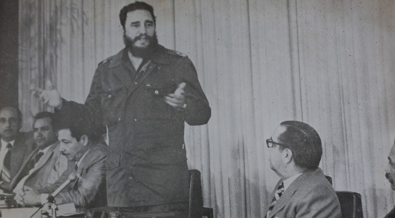 Fidel Castro en el Consejo de Ministros donde se dieron los resultados del referendo