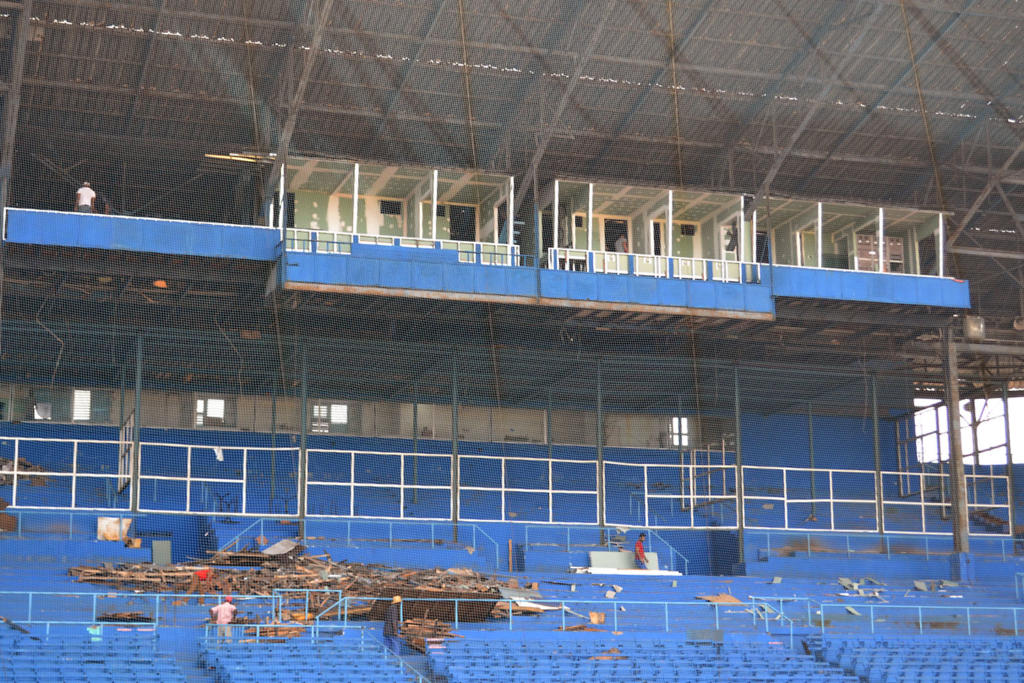 Las cabinas de transmisión también son objeto de reparación. Foto: Eddy Martin. 