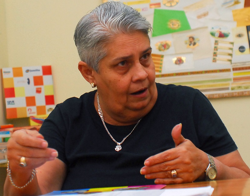 “A través de los matutinos explicamos las peculiaridades del nuevo procedimiento puesto en vigor este año”, precisó Sandra González Rojas, secretaria general de la sección sindical en la Litográfica de La Habana. Foto Heriberto González Brito.