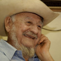 Es él quien se parece a mí