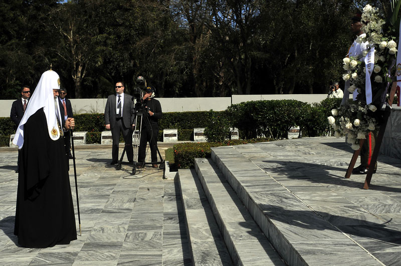 Patriarca de la Iglesia Ortodoxa Rusa Su Santidad Kirill depositando ofrenda floral en el Monumento al soldado sovietico en La Habana. 13 de Febrero 2016. Foto José raúl Rodríguez Robleda