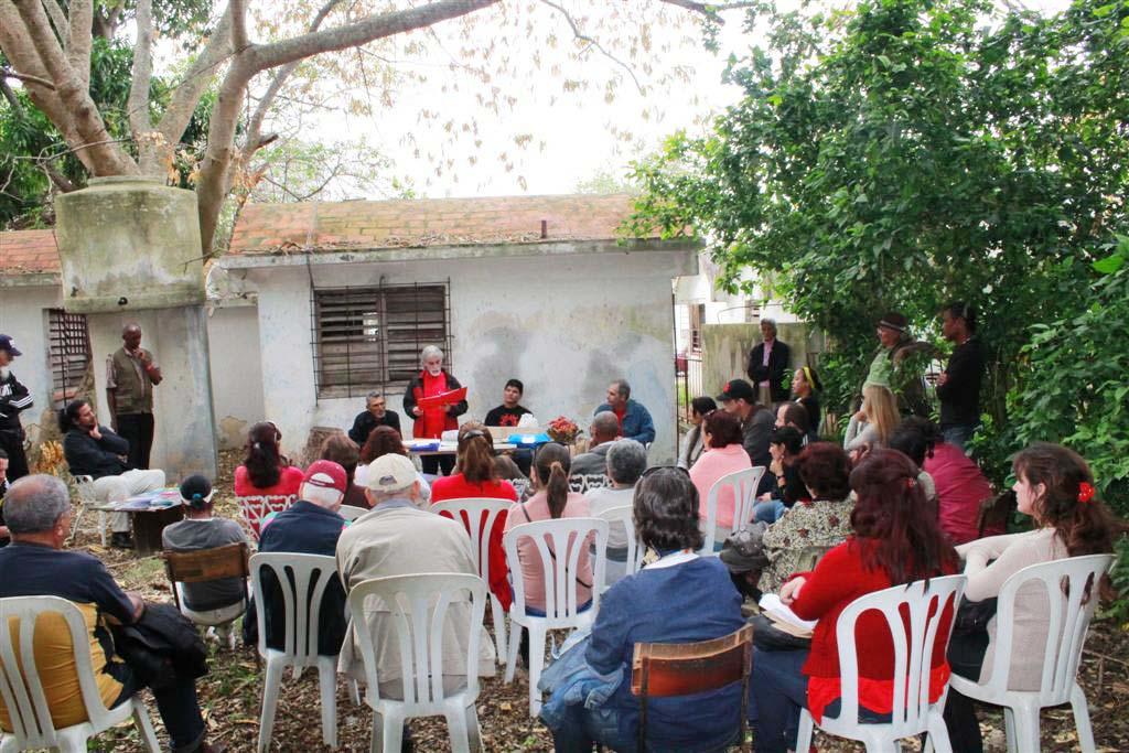 Creadores de cuatro provincias tomaron parte de la cita, que contó con la participación de dos presidentes de agrupaciones decimísticas (de Sancti Spíritus y Las Tunas), los directores del Centro Iberoamericano de la Décima y el periódico Trabajadores, así como una amplia representación de este órgano de prensa, incluidos sus corresponsales en provincias, y del colectivo del periódico Juventud Rebelde.