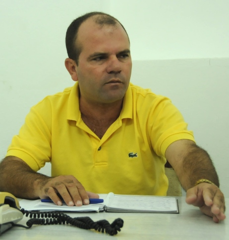 Juan Carlos, director de Gastronomía en el Grupo Empresarial de Comercio en Las Tunas, pondera las ventajas de esta forma de gestión. Foto: Ángel Chimeno Pérez