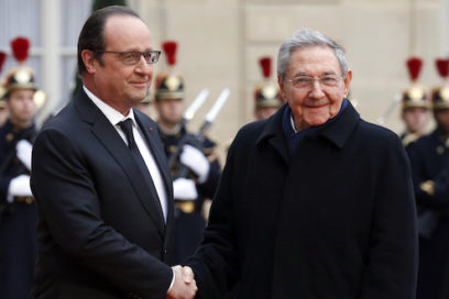 Recibido Raúl con ceremonia oficial en la capital francesa