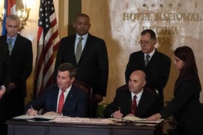 Cuba y EE.UU. firman acuerdo para vuelos regulares directos