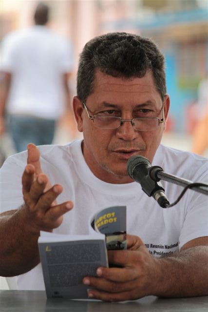 Emerio Medina, Premio Casas de las Américas, en la presentación de una de sus obras. Foto: Lázaro Wilson