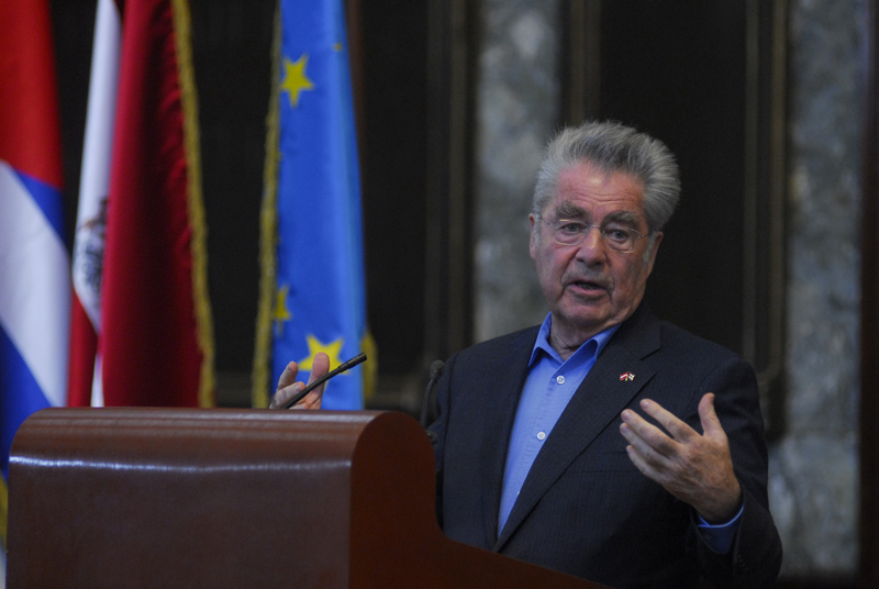 Conferencia magistral del presidente de Austria Sr Heinz Fische en el aula magna de la Universidad de La Habana. Foto: Agustín Borrego