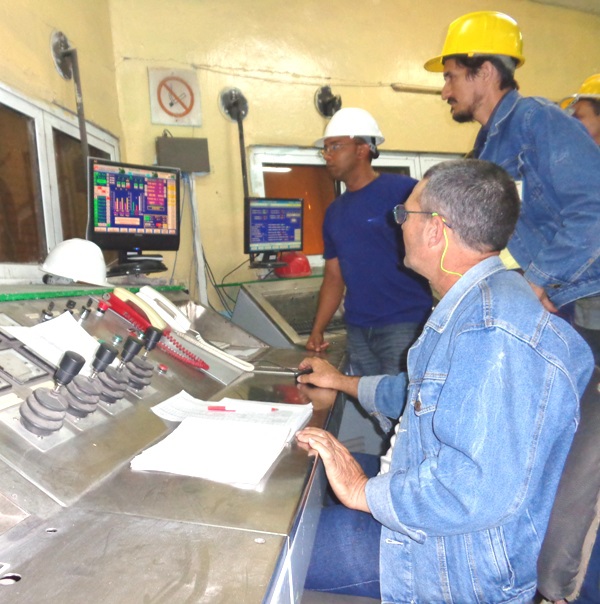 Cada proyecto tiene de componente la consulta con los operarios.