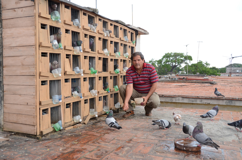 Eddy en sus tareas diarias. foto: JOAQUÍN HERNÁNDEZ MENA