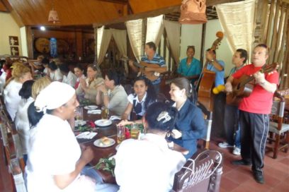 Reconocimiento al colectivo femenino del hotel Pernik