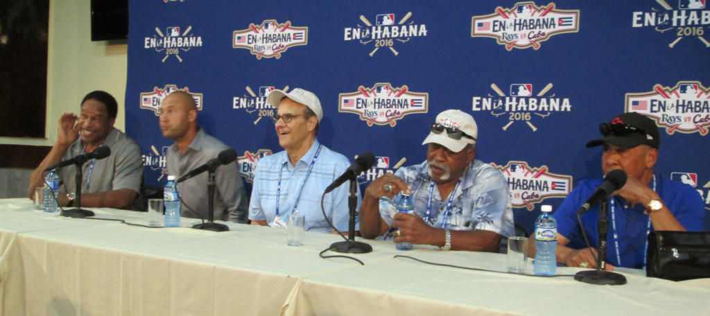 Los ilustres visitantes en el estadio Latinoamericano.