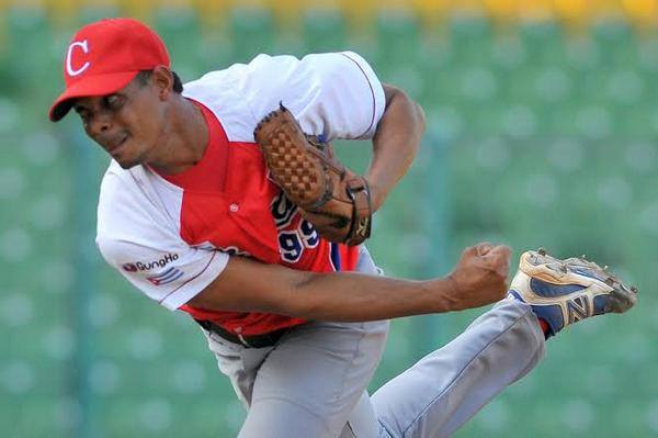 José Ángel García llegó a 200 juegos salvados en Series Nacionales