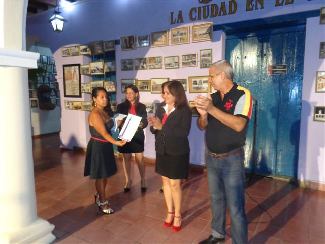 La labor de un grupo de trabajadores destacados fue reconocida en el acto. Foto: Manuel Valdés