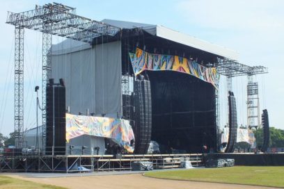 Fans cubanos esperan por los Rolling Stones