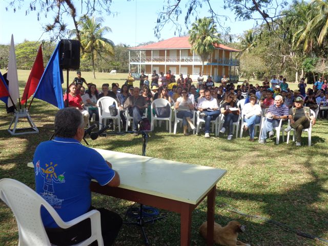 En el sitio donde nació el líder histórico de la Revolución cubana, los periodistas proclamaron su determinación de continuar divulgando la realidad nacional. Foto: Manuel Valdés Paz