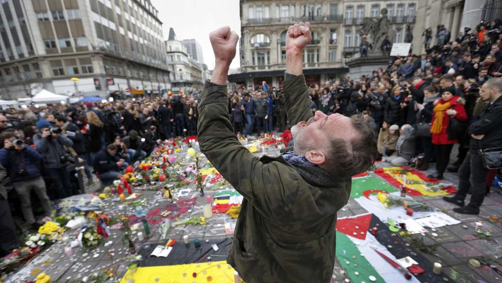 Fuentes europeas aseguran que la investigación sobre los atentados de Bruselas podría durar meses o años enteros. Cinco días después de la masacre las autoridades no tienen la certeza absoluta de poder identificar a todas las víctimas. Foto: R. Lenoir/ REUTERS