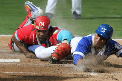 Out 27: Esperanza verde, naufragio azul