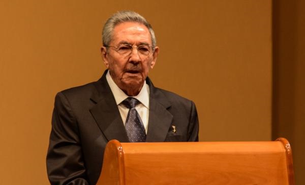 El General de Ejército Raúl Castro Ruz , Presidente de los Consejos de Estado y de Ministros de Cuba, durante las declaraciones a la prensa, en el Palacio de la Revolución, en La Habana, el 21 de marzo de 2016. ACN FOTO/Marcelino VAZQUEZ HERNANDEZ/