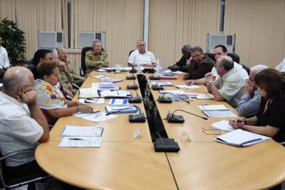 Raúl calls for greater discipline in nationwide sanitation efforts