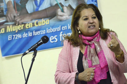 A las mujeres, el abrazo de su federación