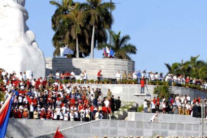 Amigos del mundo junto a los cubanos el Primero de Mayo
