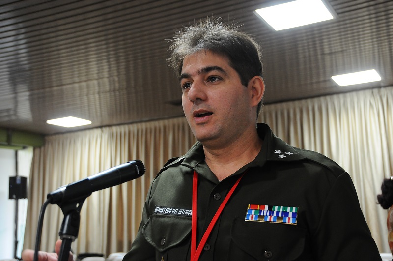 El delegado Abel Enrique sugirió que Cuba debe dedicar más financiamiento a la producción ideológica para enfrentar los programas subversivos. | foto: Juvenal Balán