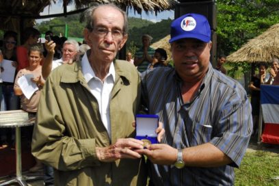 Visitan la Comunidad Las Terrazas veteranos sindicalistas