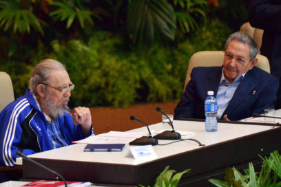 Fidel y Raúl en la clausura del Congreso del Partido