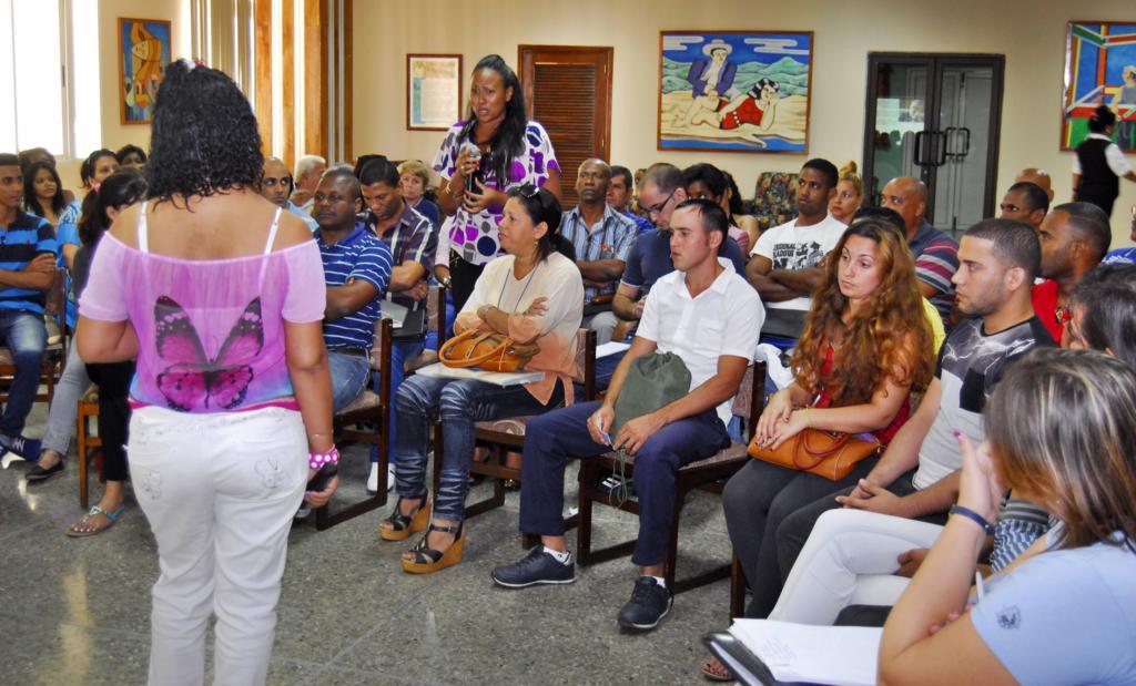 Para Lianna González, especialista y dirigente sindical del Ministerio de la Agricultura, “la visita del presidente Obama ha sido algo muy polémico”. Foto: Heriberto González